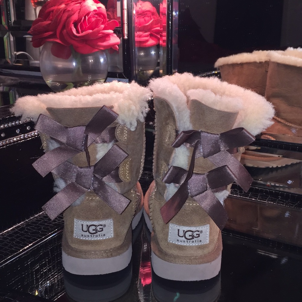 Little girls Tan UGGs. Size 11.